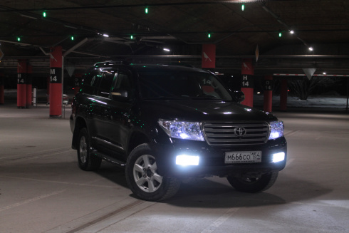 Toyota Land Cruiser 200