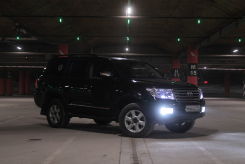 Toyota Land Cruiser 200