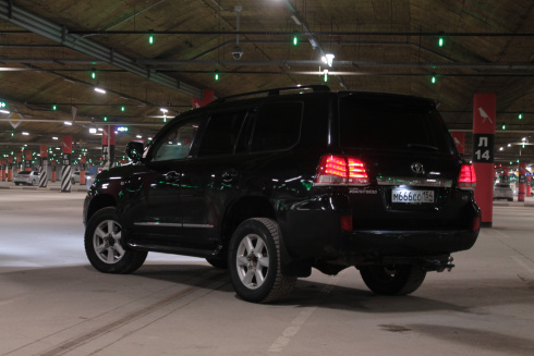 Toyota Land Cruiser 200